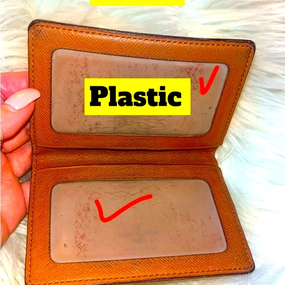 LV Mono ID Holder or card holder. Serial number: CA0976. Clean and pristine! - Picture 6 of 10